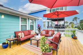 Galveston Vacation Rental with Deck Steps to Beach!